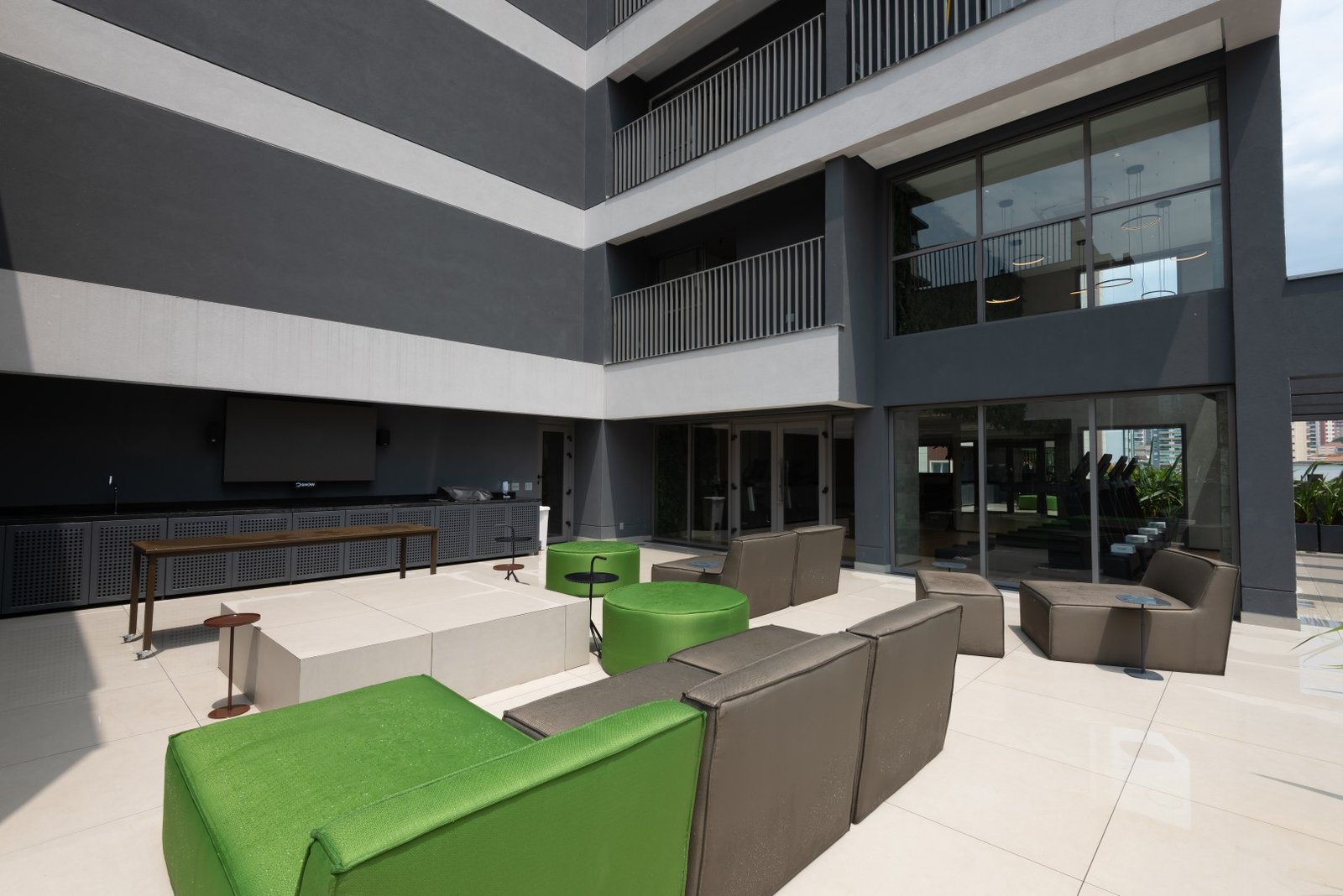 Cine Lounge